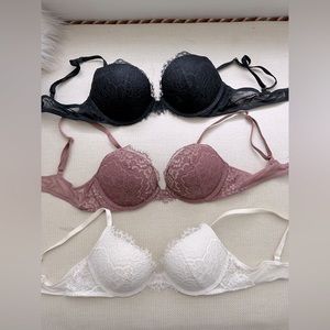 Victorias Secret: Lace Push Up Bra (s) 34B